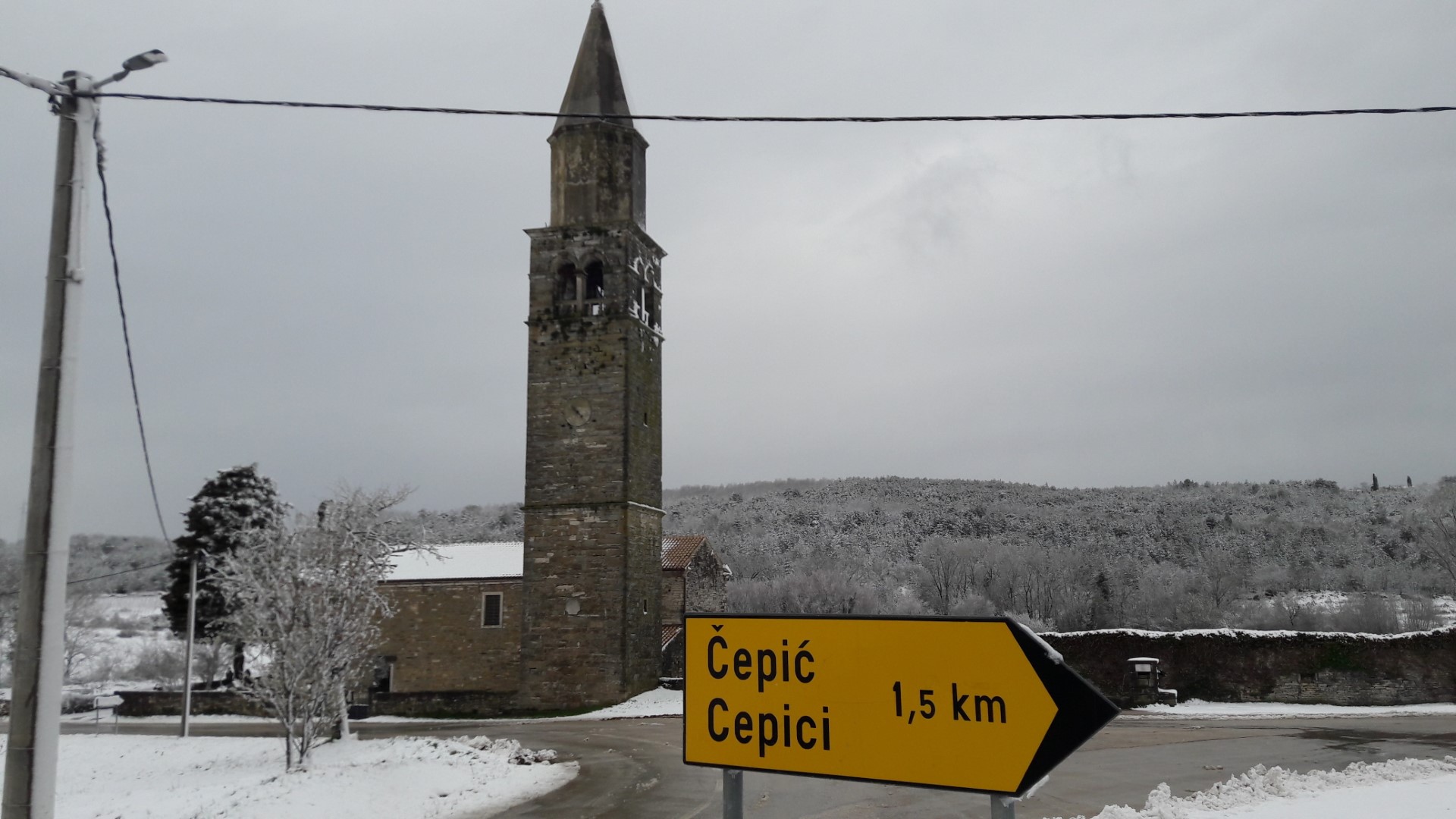 Usprkos oblacima, središnja Istra jutros lokalno ispod -10 °C